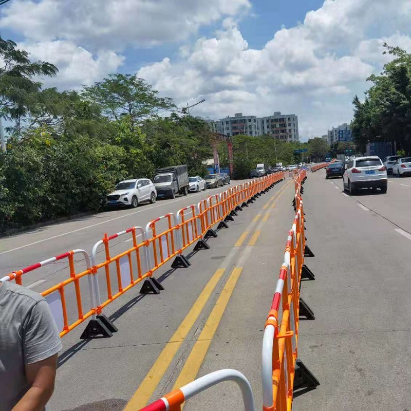 Cercado plástico reflexivo ligero de la barrera del camino del tráfico de la barrera de la barricada del PVC